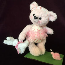 Load image into Gallery viewer, Pudd&#39;n Pie and Bunnikins - bear making pattern
