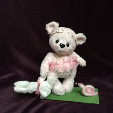 Load image into Gallery viewer, Pudd&#39;n Pie  - Hand made collectable bear
